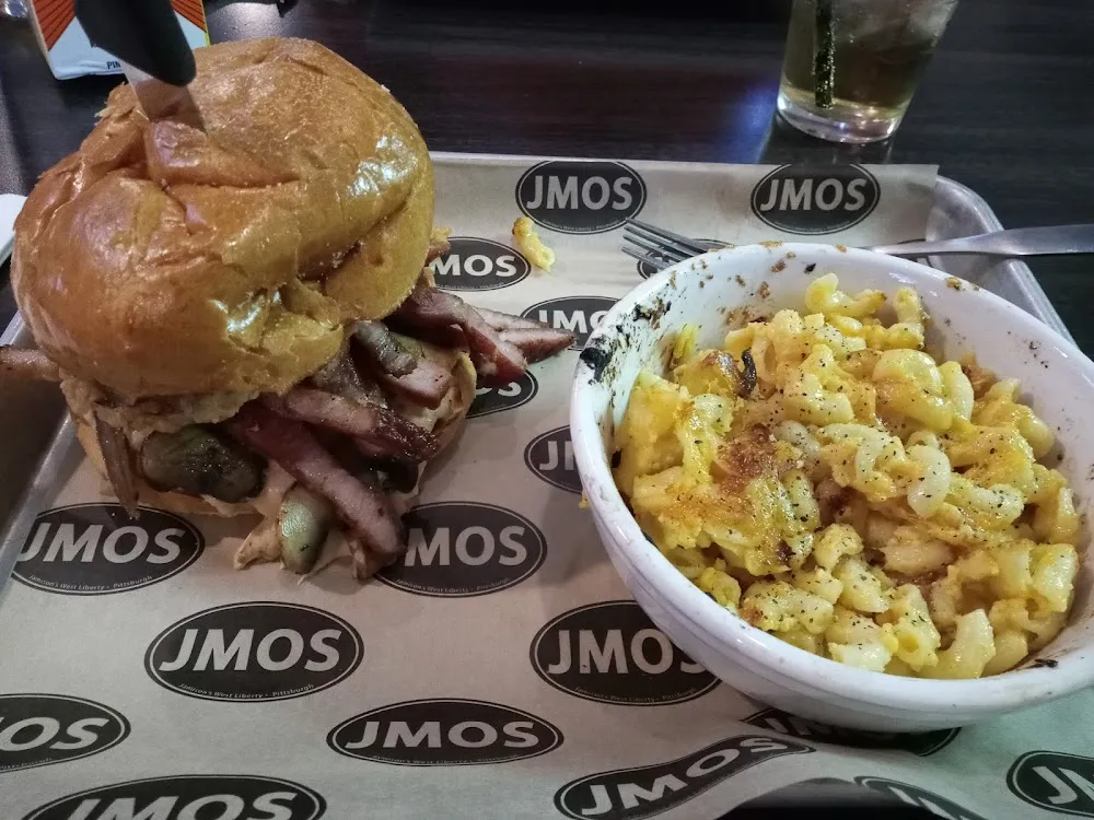 Stout and Straw Burger